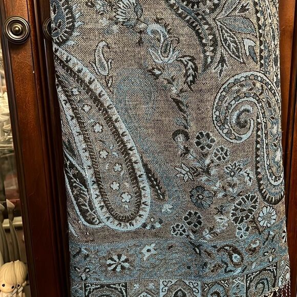 PASHMINA Printed Scarf – No Tag - Picture 2 of 3